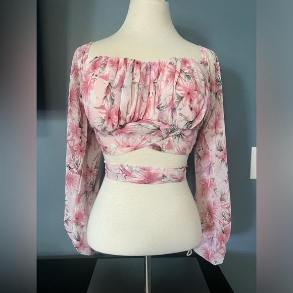 Fashion nova crop top - Picture 2 of 3